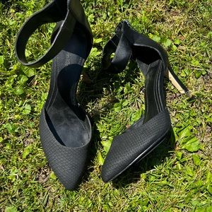 High heel shoes size 7.5